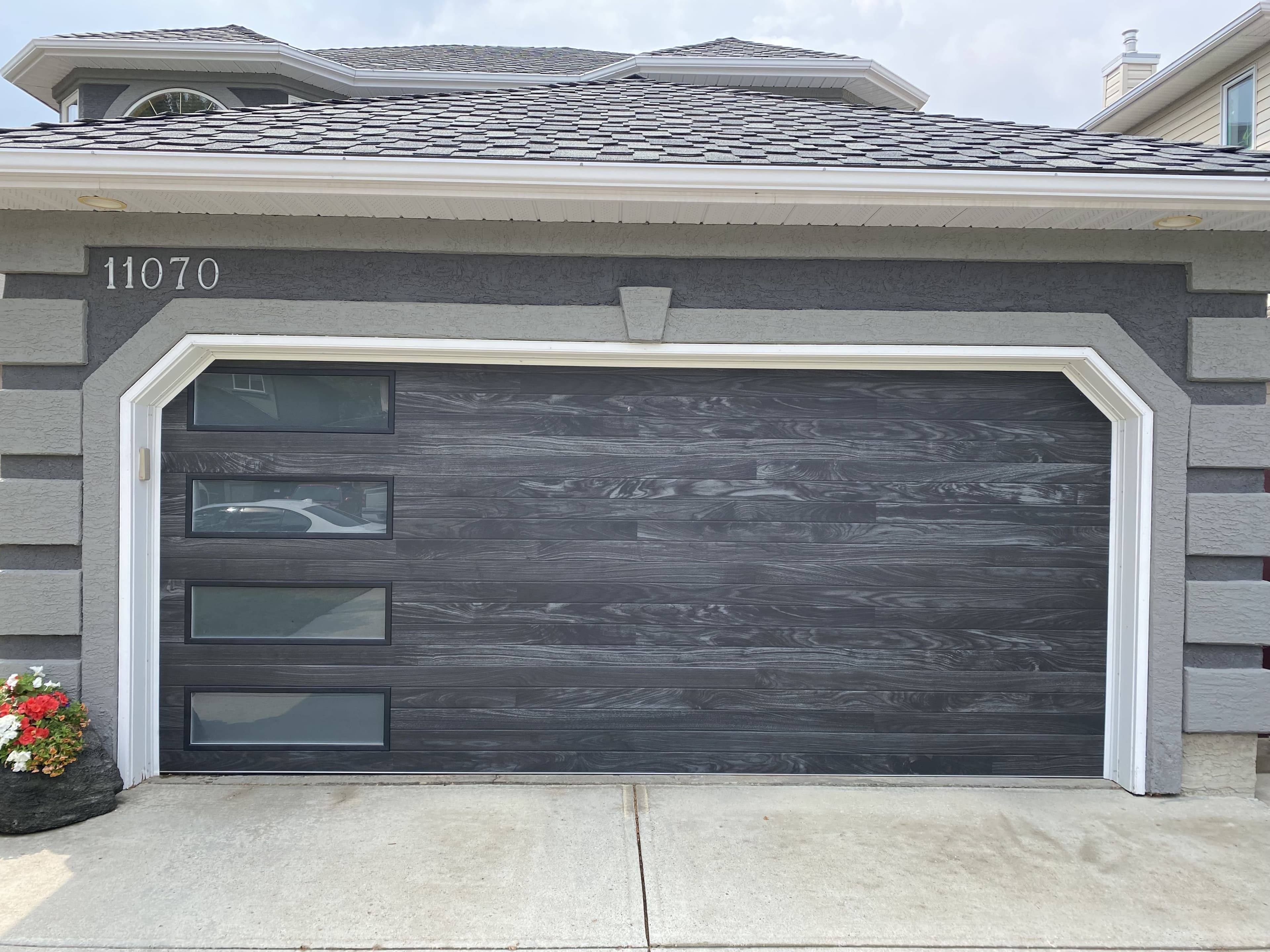 Top 5 Signs You Need Garage Door Repair in Calgary